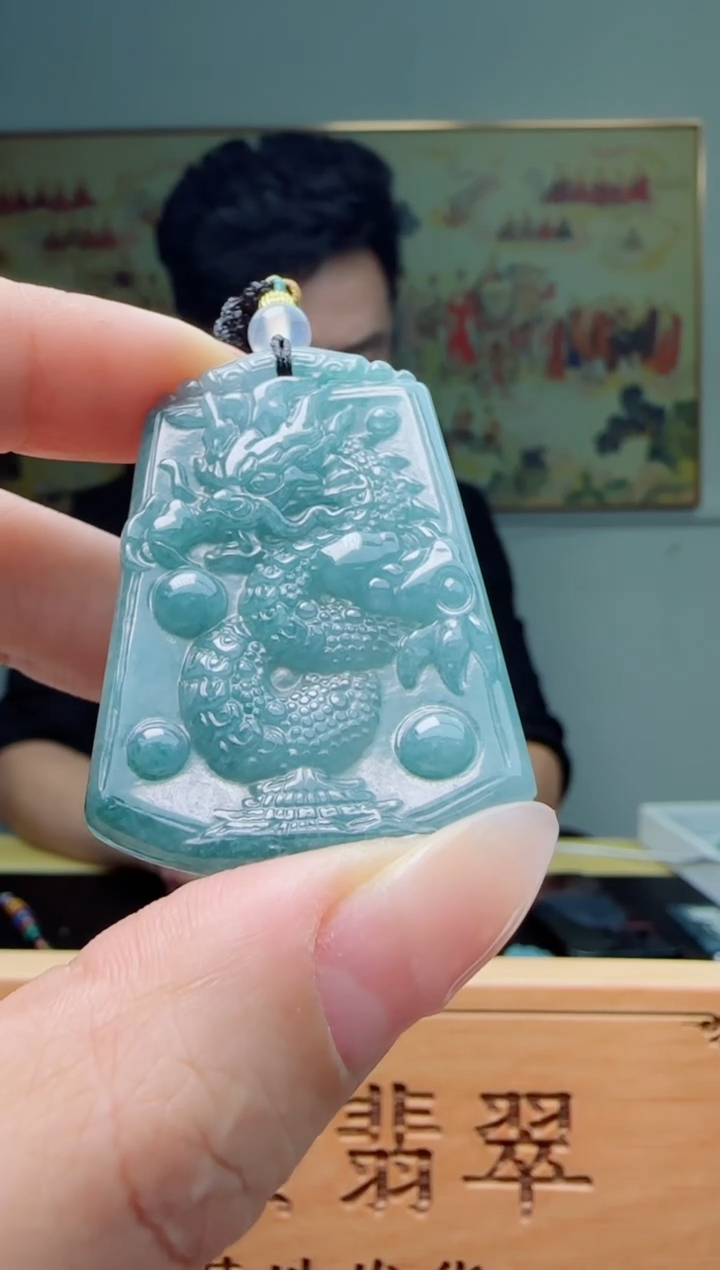 【闪购商品】翡翠颈饰未镶嵌龙行天下多样性随机一件发货