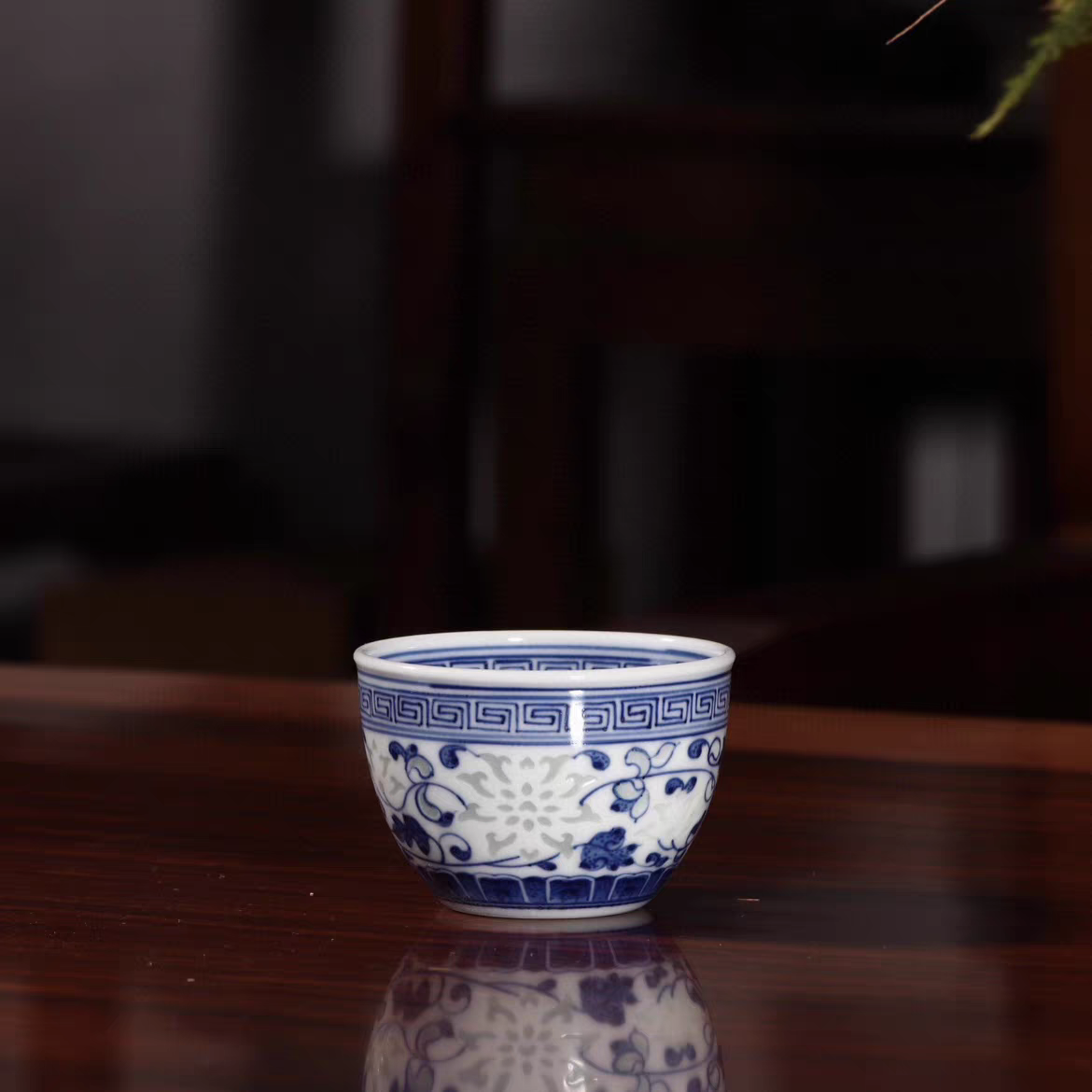 青花玲珑缠枝莲花心缸杯