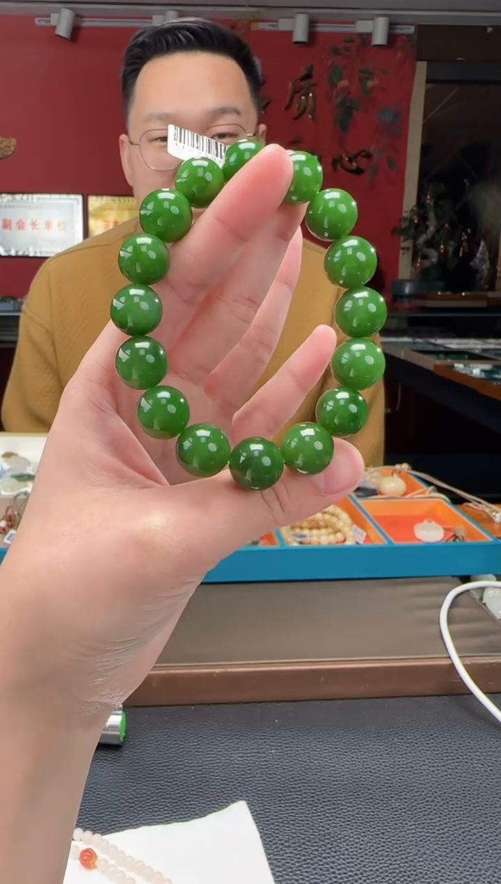 【闪购商品】和田玉手串未镶嵌碧玉阳绿单圈手串