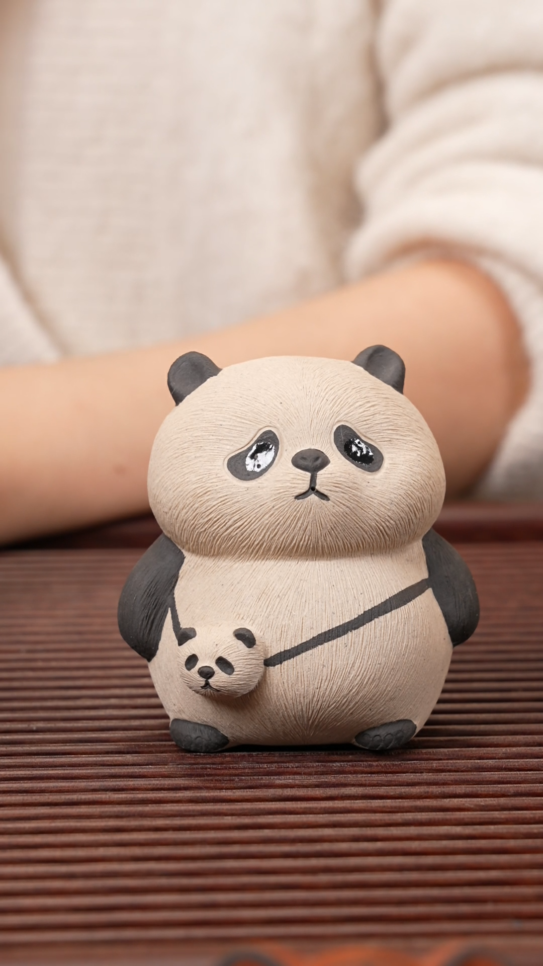 【闪购商品】紫砂茶宠背包熊猫