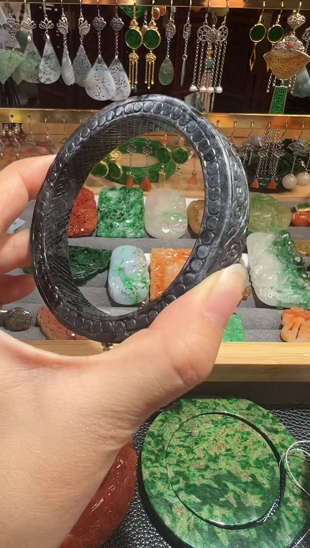 【闪购商品】翡翠颈饰未镶嵌翡翠手镯