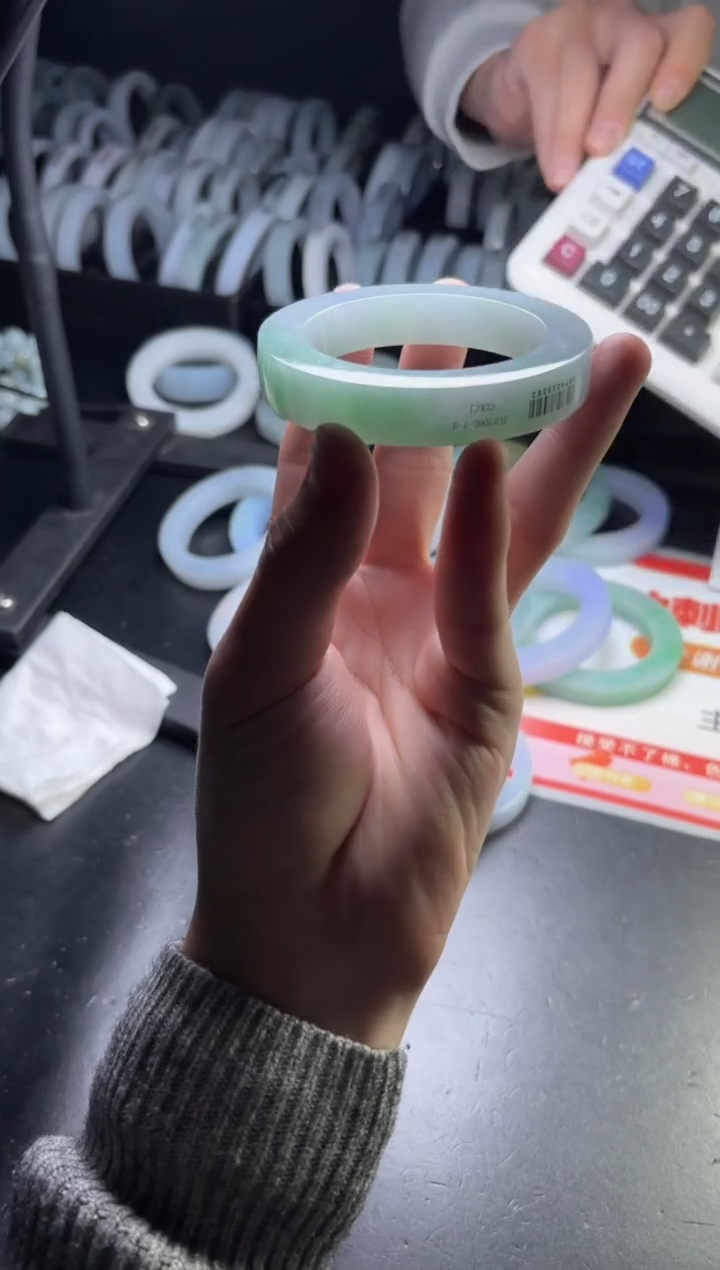 【闪购商品】定制翡翠定制手镯不退不换未镶嵌定制手镯不退不换