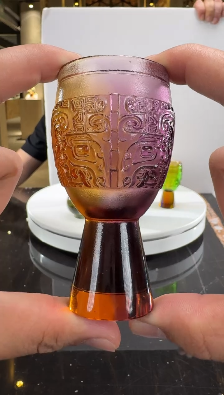 摆件饕餮纹闻香白酒杯