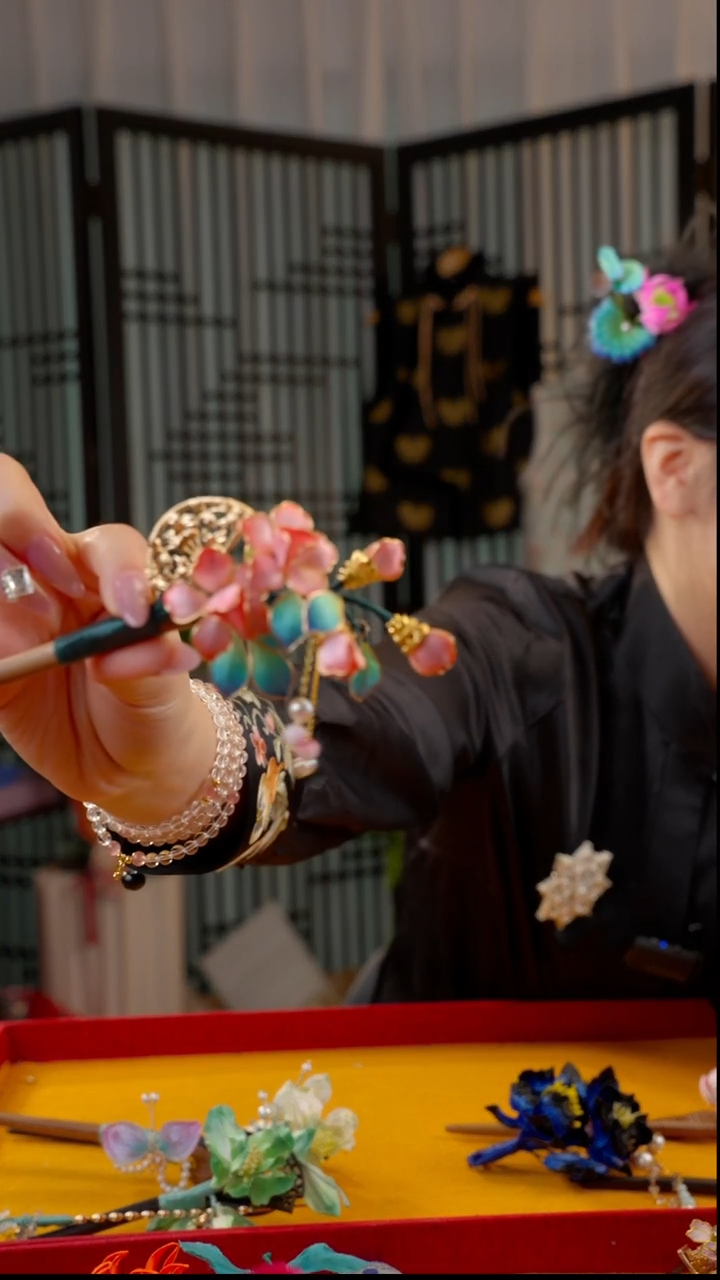 刺绣非遗苏绒花手工饰品