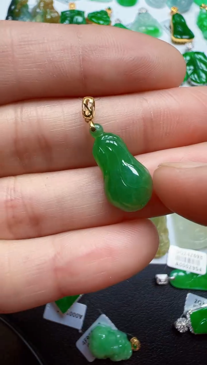 【闪购商品】翡翠吊坠(不含链)18K金镶嵌360