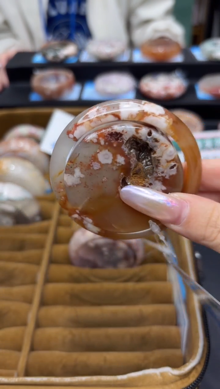 【闪购商品】石英质玉未镶嵌手镯C571(56圈赠送镯心)