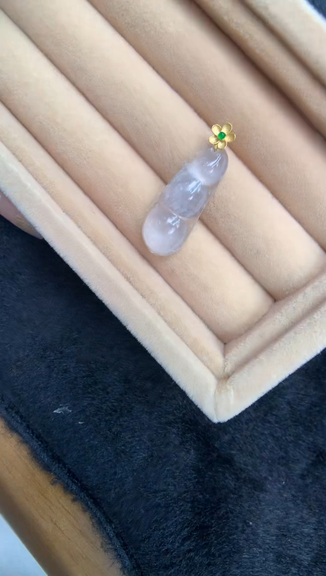 【闪购商品】翡翠颈饰18K金镶嵌福豆