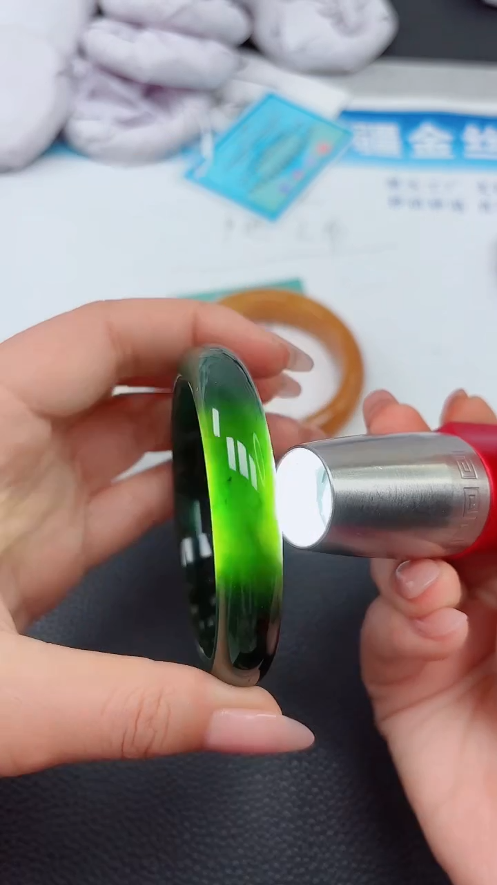 【闪购商品】和田玉手镯未镶嵌519