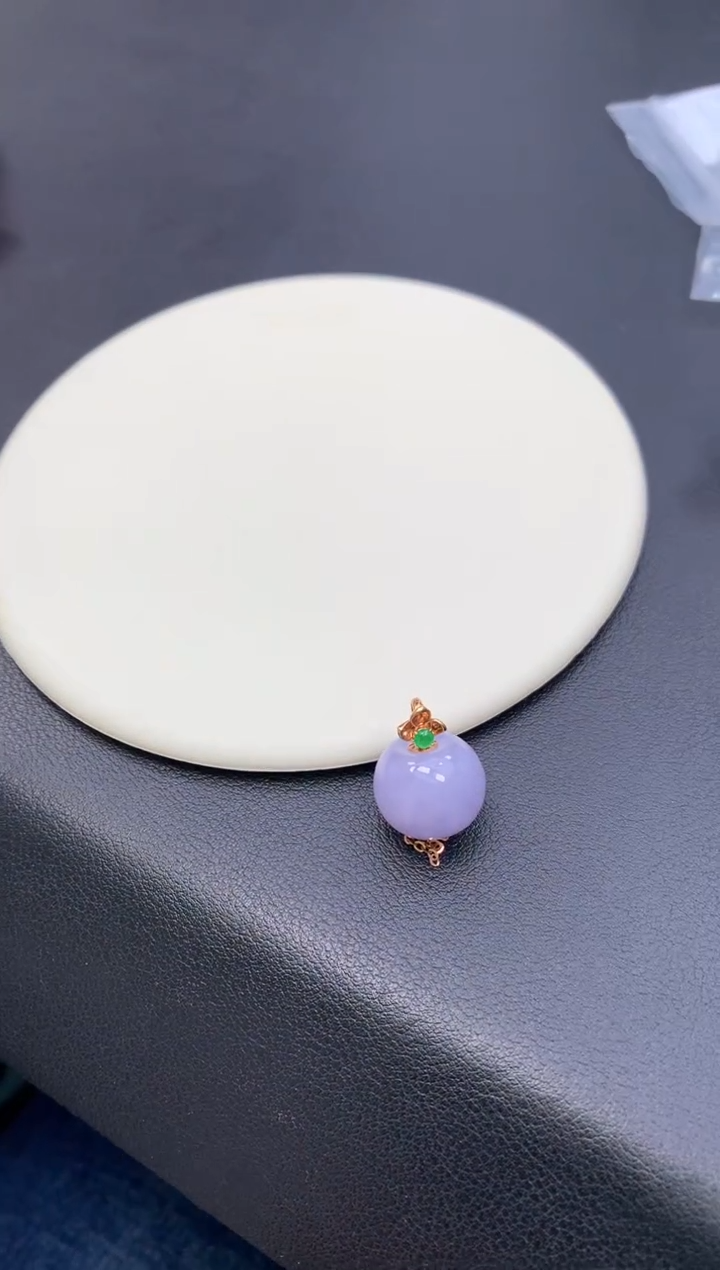 颈饰18K金镶嵌翡翠48小时鉴赏期 退货不扣服务费