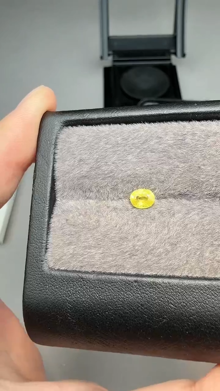 【闪购商品】彩色蓝宝石裸石未镶嵌黄蓝宝0.9ct-A055-1p