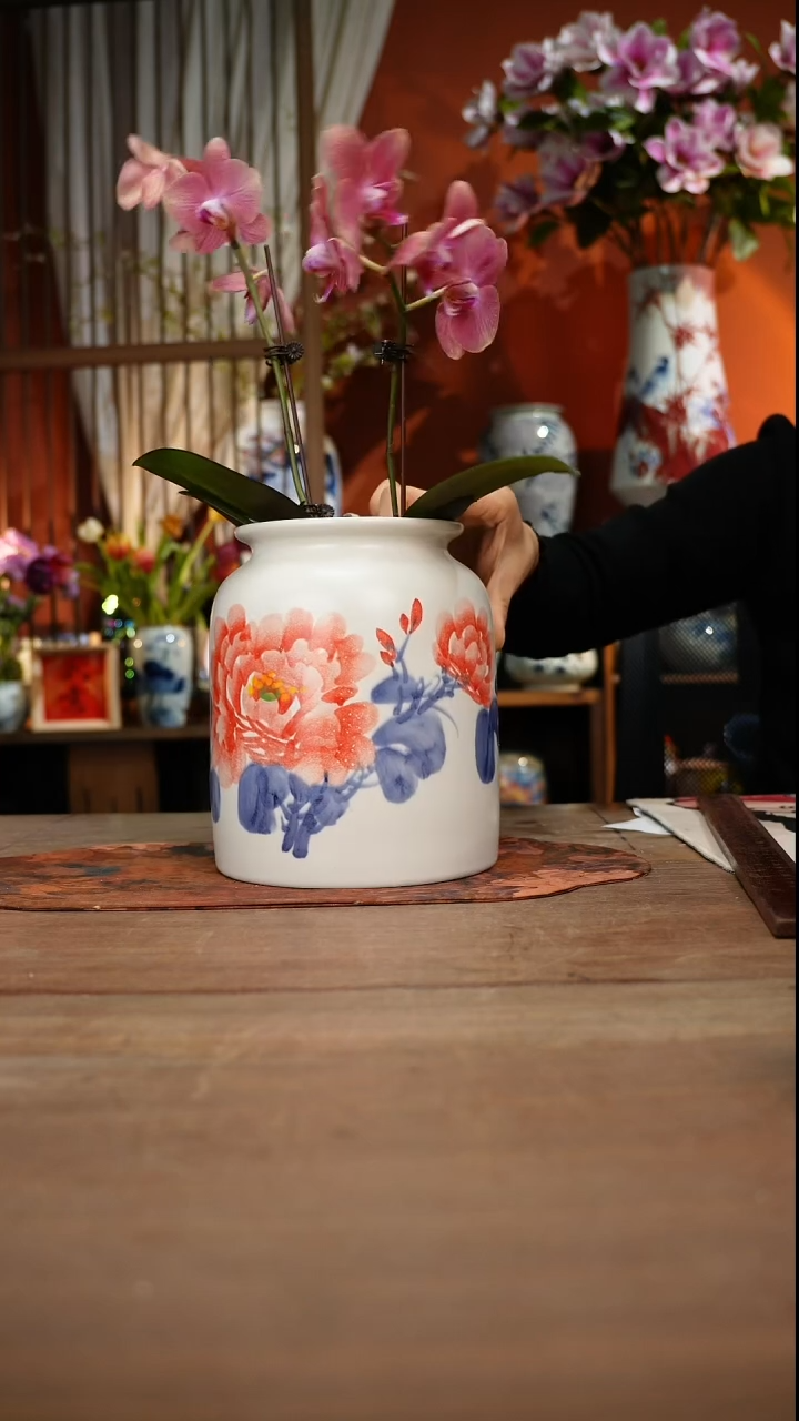 当代高温釉下彩手绘陶瓷餐具