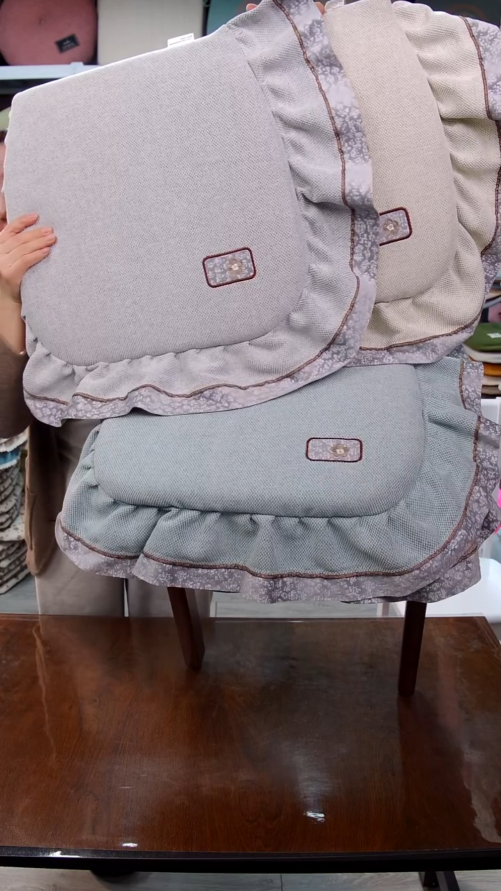 布大边雪尼—淡轻：米色3个+绿3个+咖色2个+灰色2个