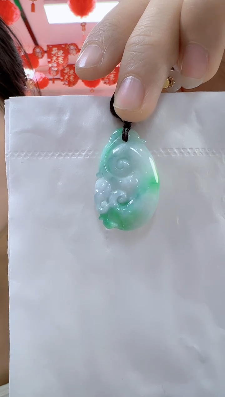 【闪购商品】翡翠颈饰未镶嵌孤品如意