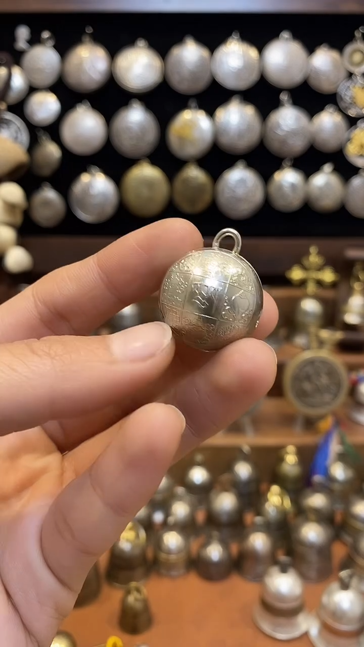 竞拍微瑕八宝圆铃铛