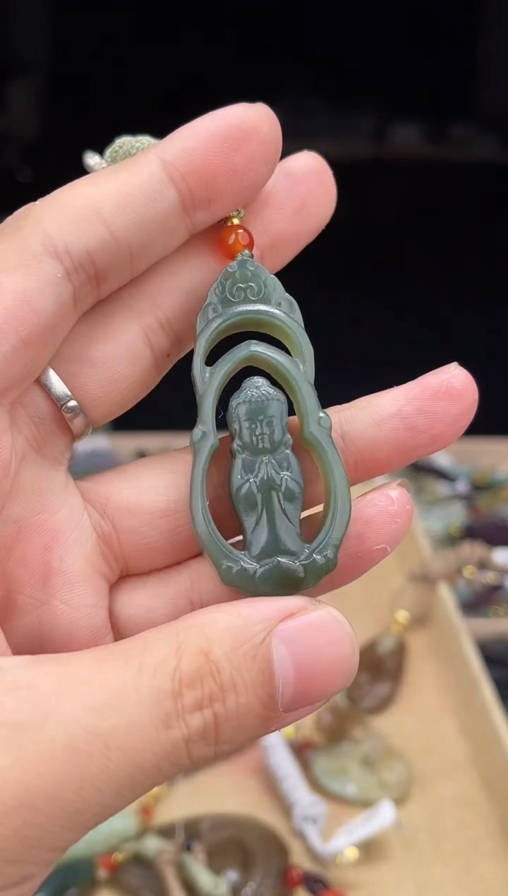 颈饰未镶嵌和田玉1