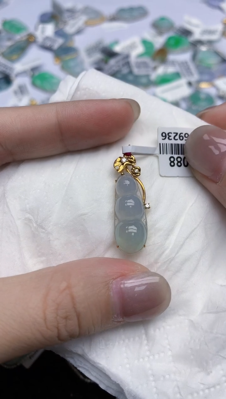 【闪购商品】翡翠颈饰18K金镶嵌天然翡翠A货