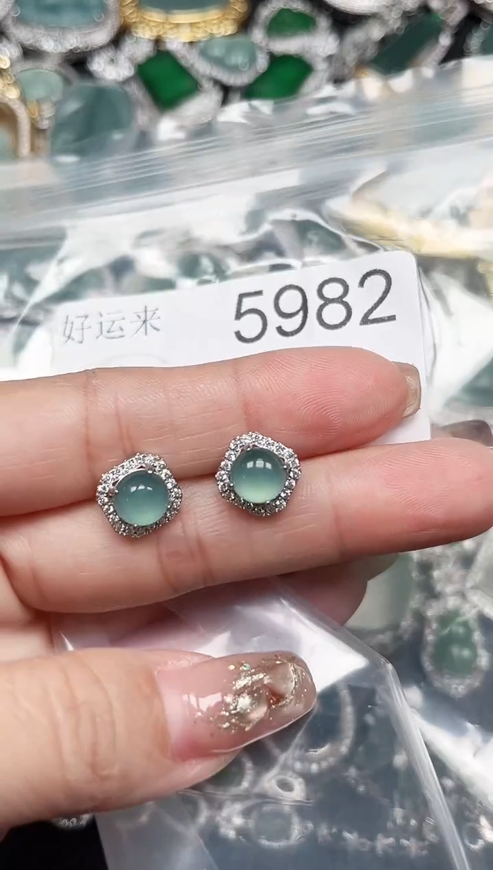 【闪购商品】翡翠颈饰未镶嵌送皮绳5982