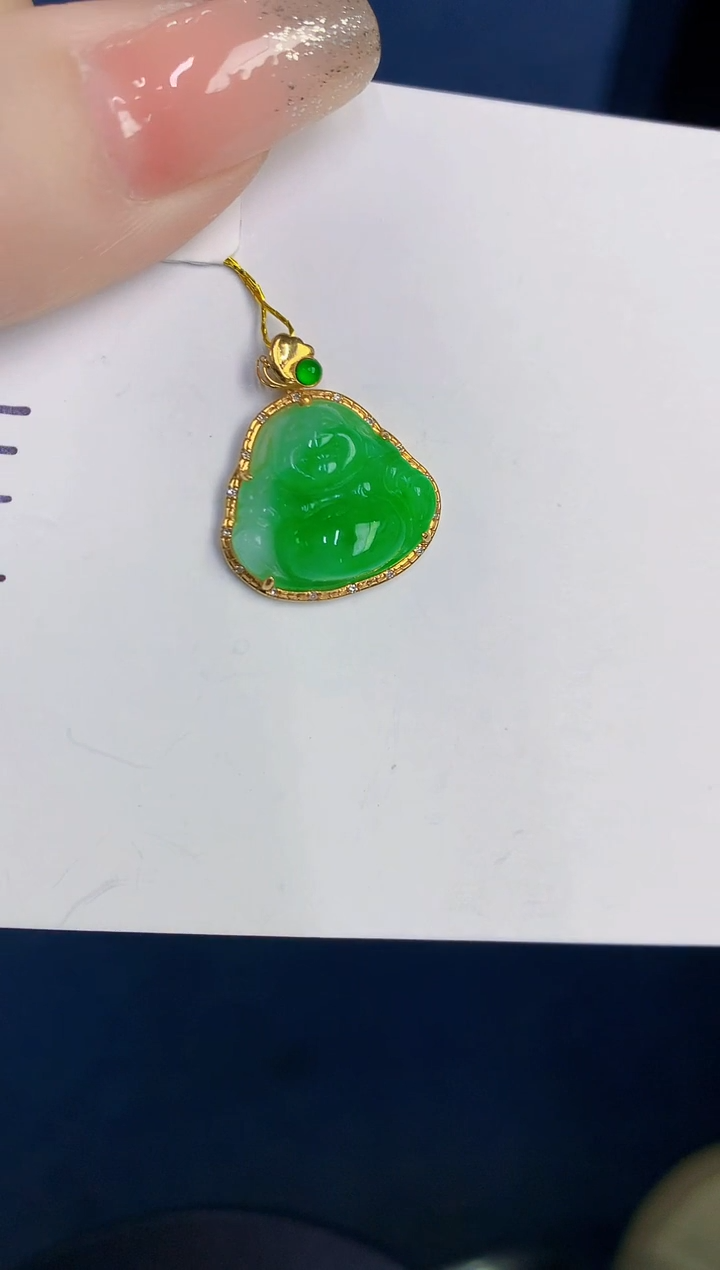 颈饰18K金镶嵌翡翠缅甸天然翡翠A货