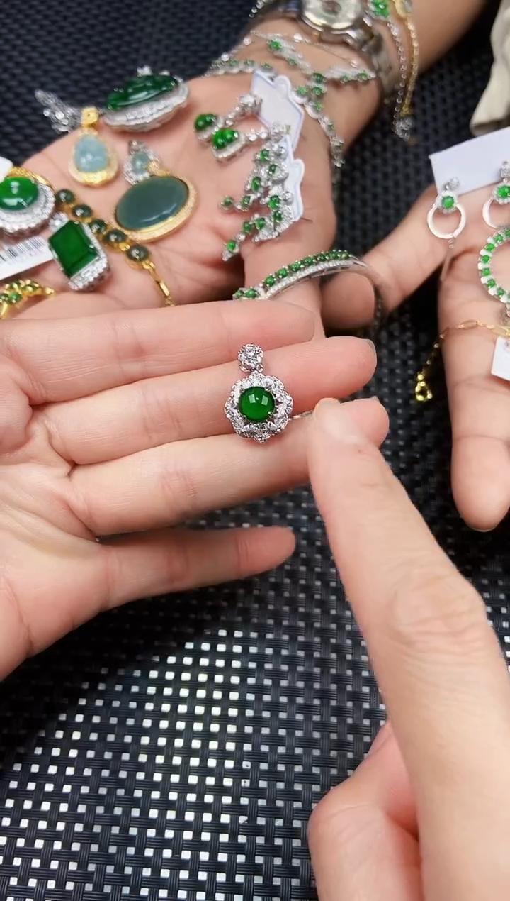 【闪购商品】翡翠吊坠(不含链)未镶嵌11111111