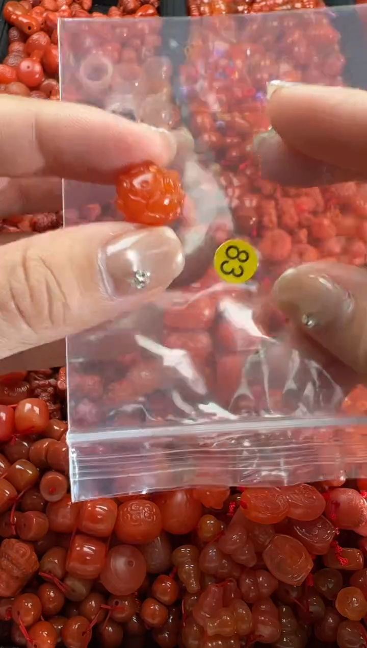 【闪购商品】南红玛瑙颈饰未镶嵌1