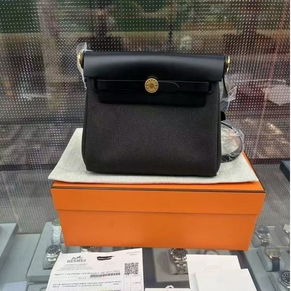全新未使用 Hermes/爱马仕 mini herbag 暗青铜色