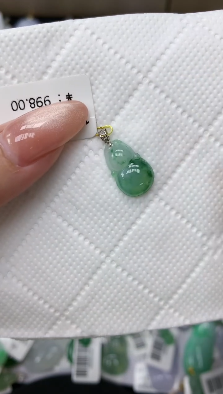 颈饰18K金镶嵌翡翠1111111111111