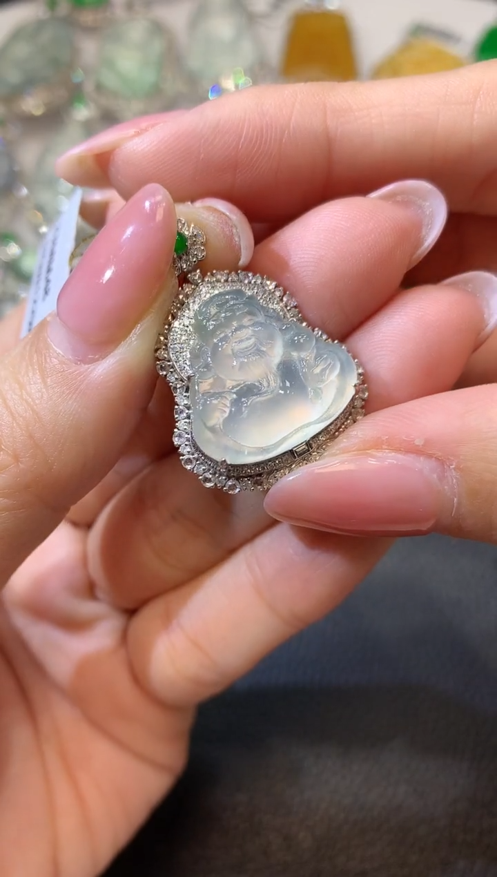 【闪购商品】翡翠吊坠(不含链)18K金镶嵌D58