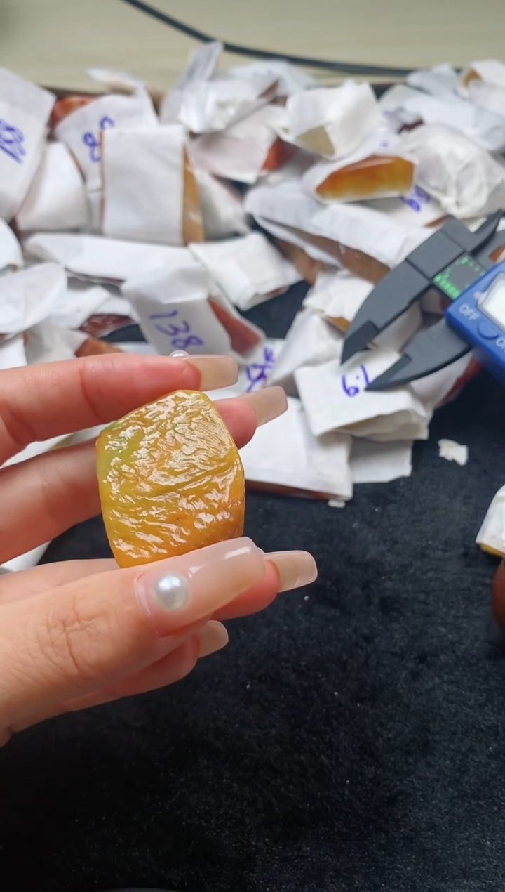 翡翠裸石翡翠挂件裸石