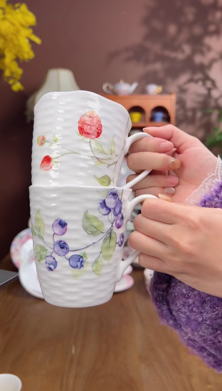 【闪购商品】瓦当浆果马克杯2个（蓝莓，草莓）