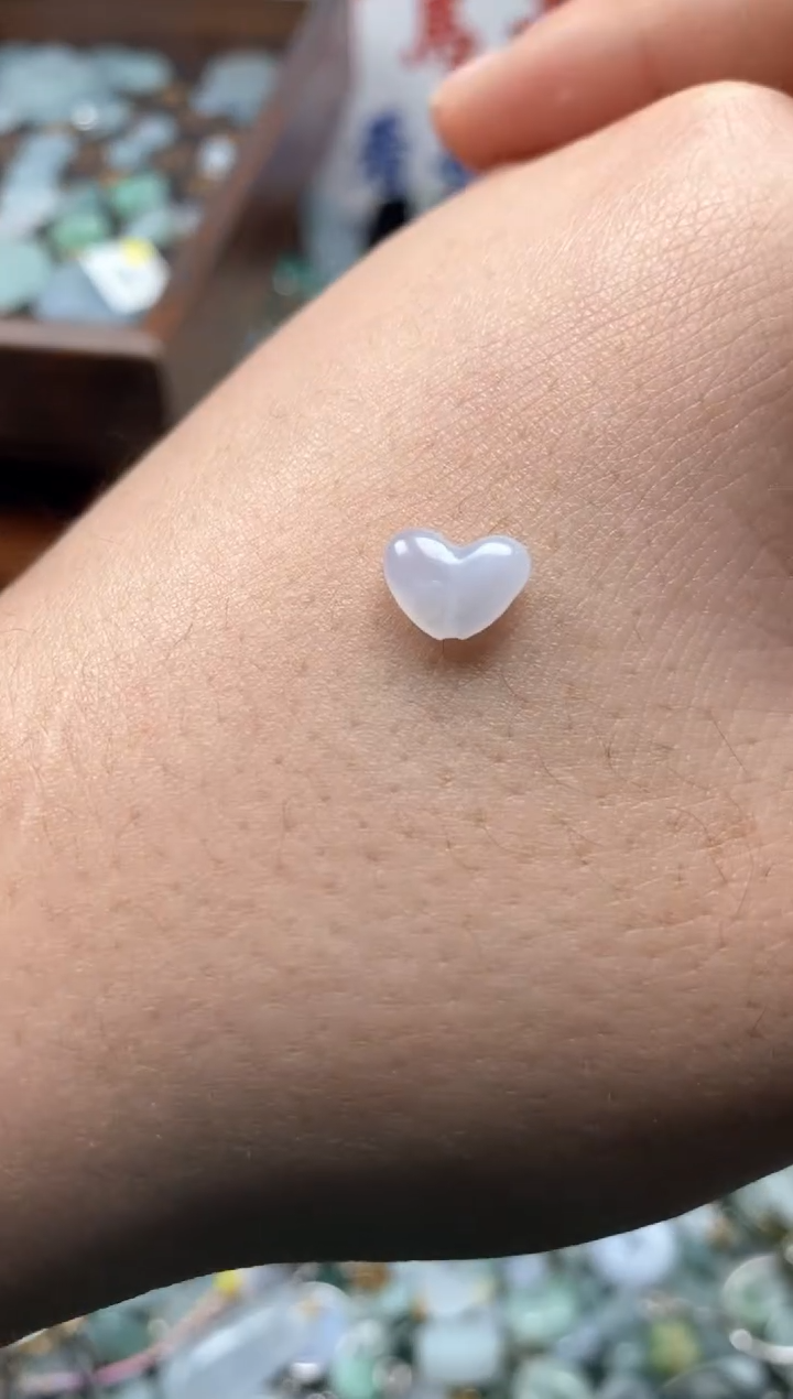 【闪购商品】翡翠颈饰未镶嵌哥哥