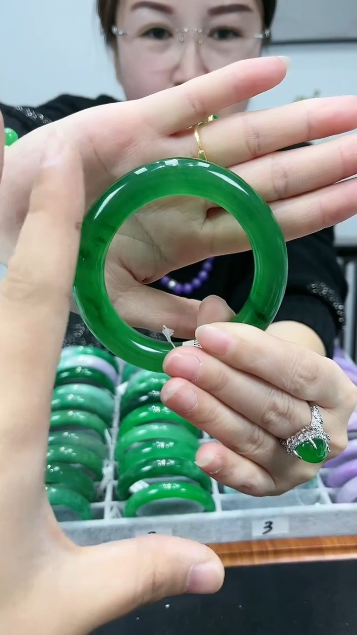 【闪购商品】砖雕s36满绿胖圆条手镯圈口53-62