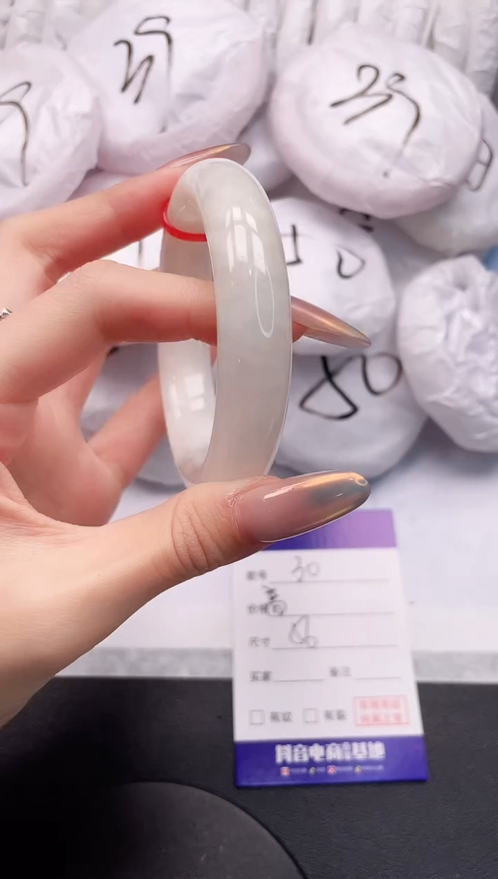 【闪购商品】和田玉手镯未镶嵌15K30-56