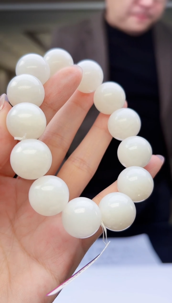 定制和田玉玉届匠心天然和田玉（拍一发一）