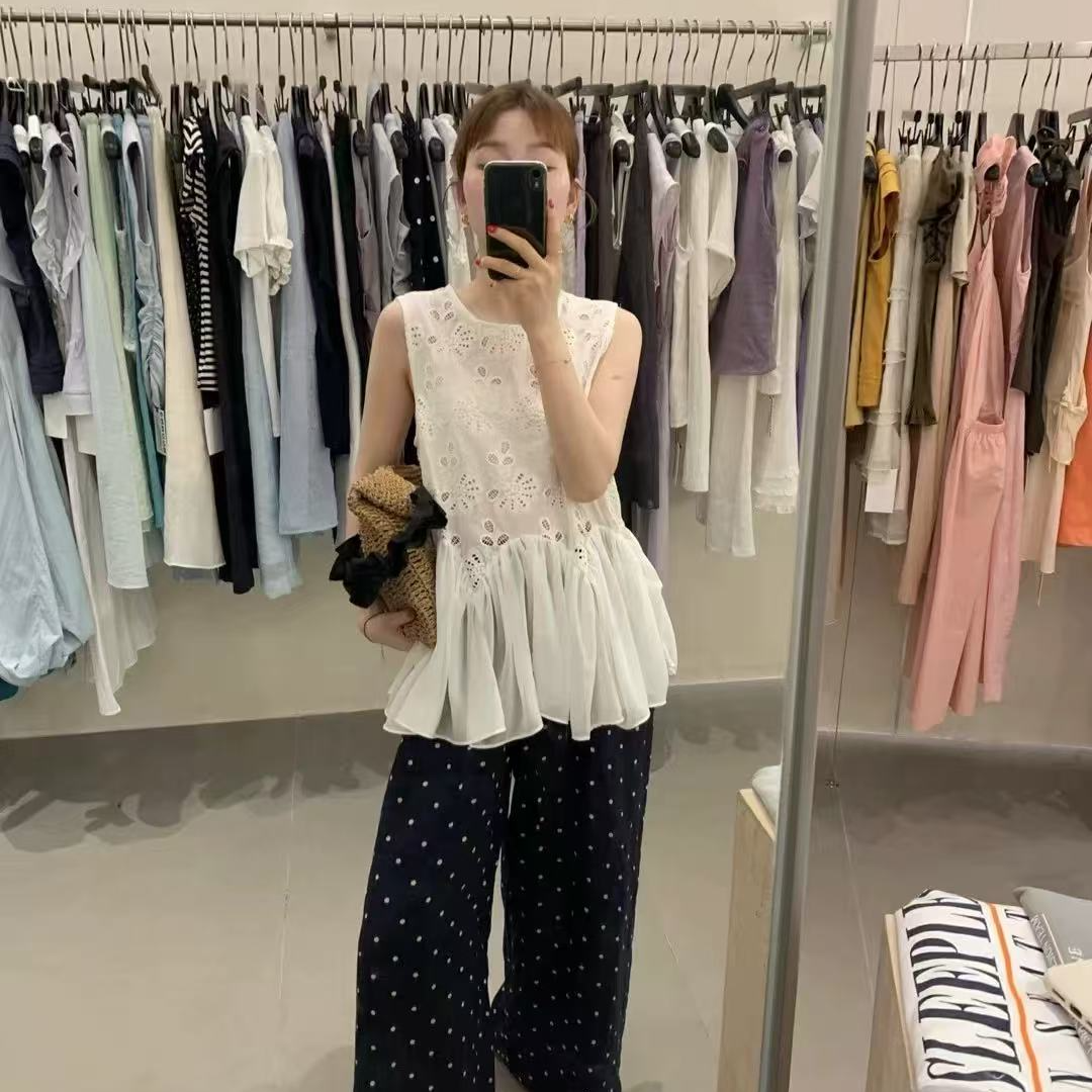 25356韩工作室实拍！太阳花刺绣下摆网纱上衣