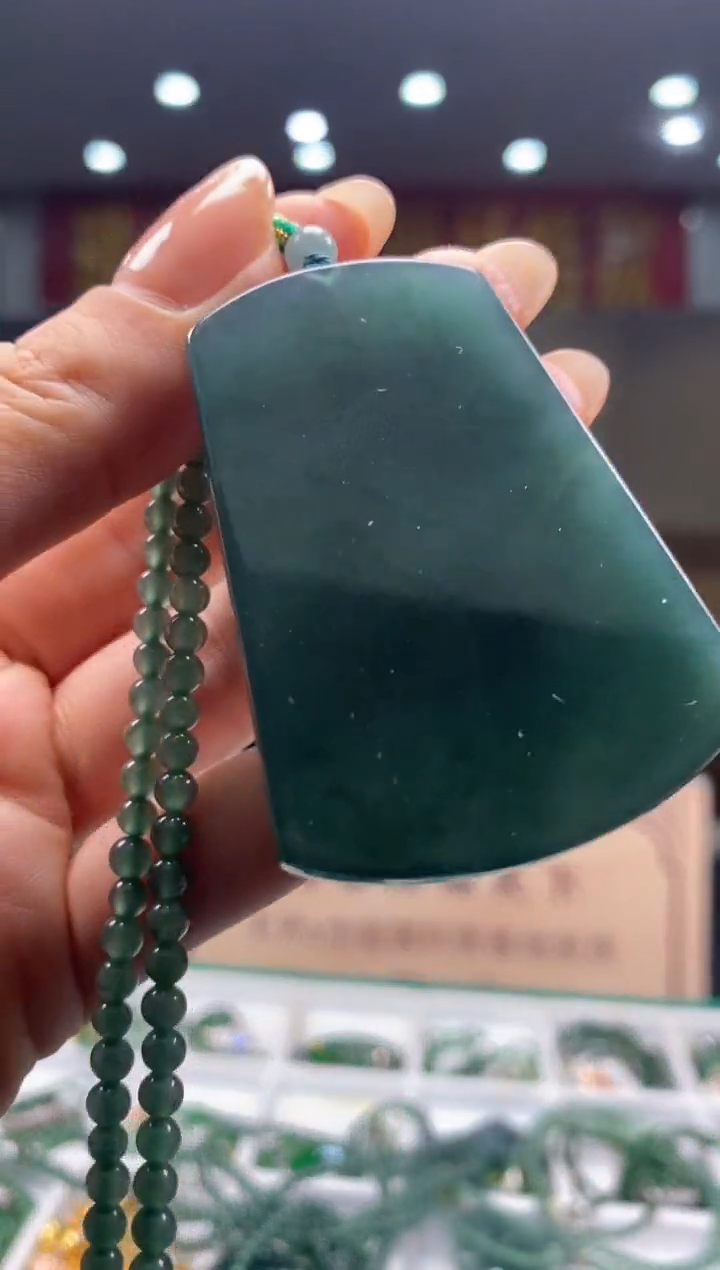 【闪购商品】翡翠颈饰未镶嵌********116