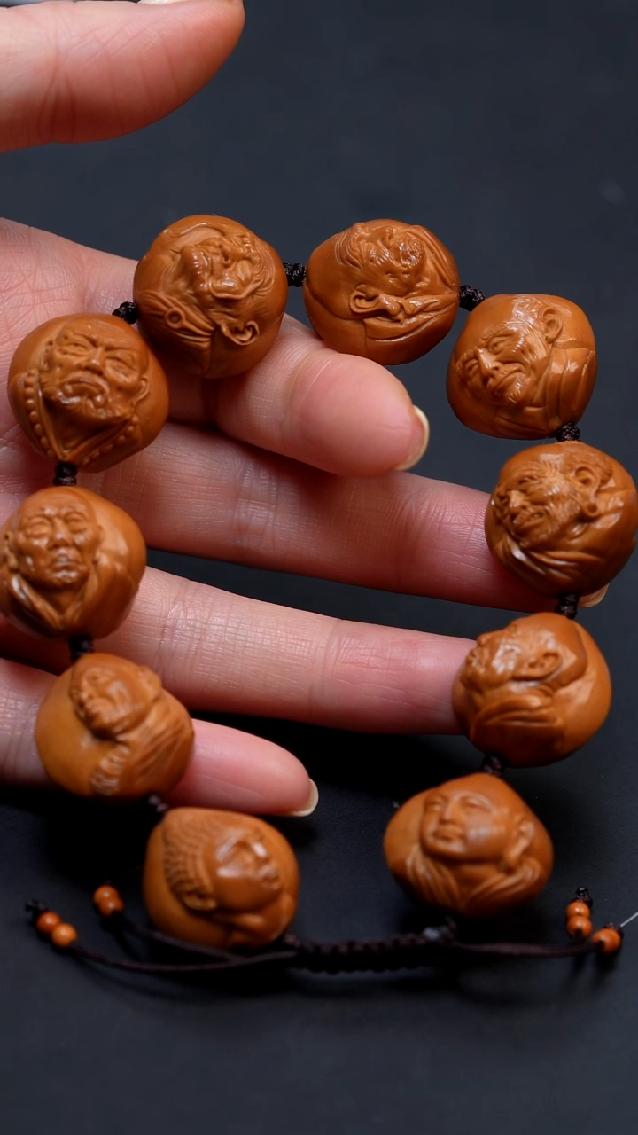 橄榄核手串写实十八罗汉