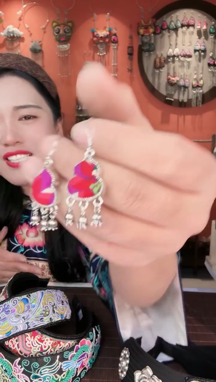 非遗手工刺绣饰品76