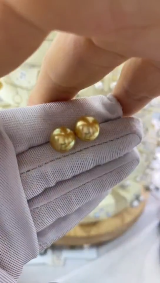 18K金镶嵌耳饰海水珍珠10-11mm