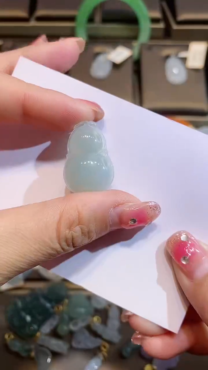 【闪购商品】翡翠颈饰未镶嵌纯天然A货翡翠一件