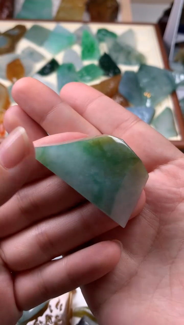 【闪购商品】翡翠颈饰未镶嵌吊坠