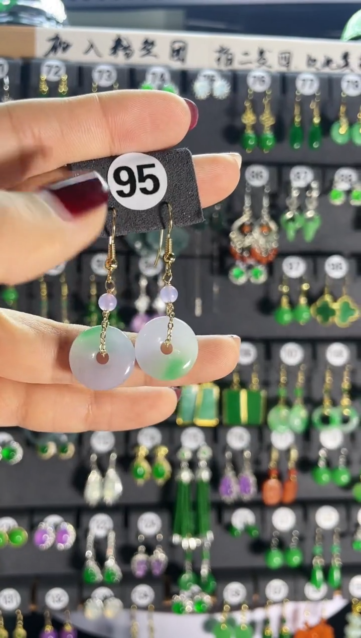 【闪购商品】翡翠耳饰银S925镶嵌95...