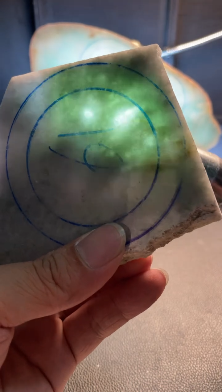 未镶嵌手镯定制翡翠金**红翡翠