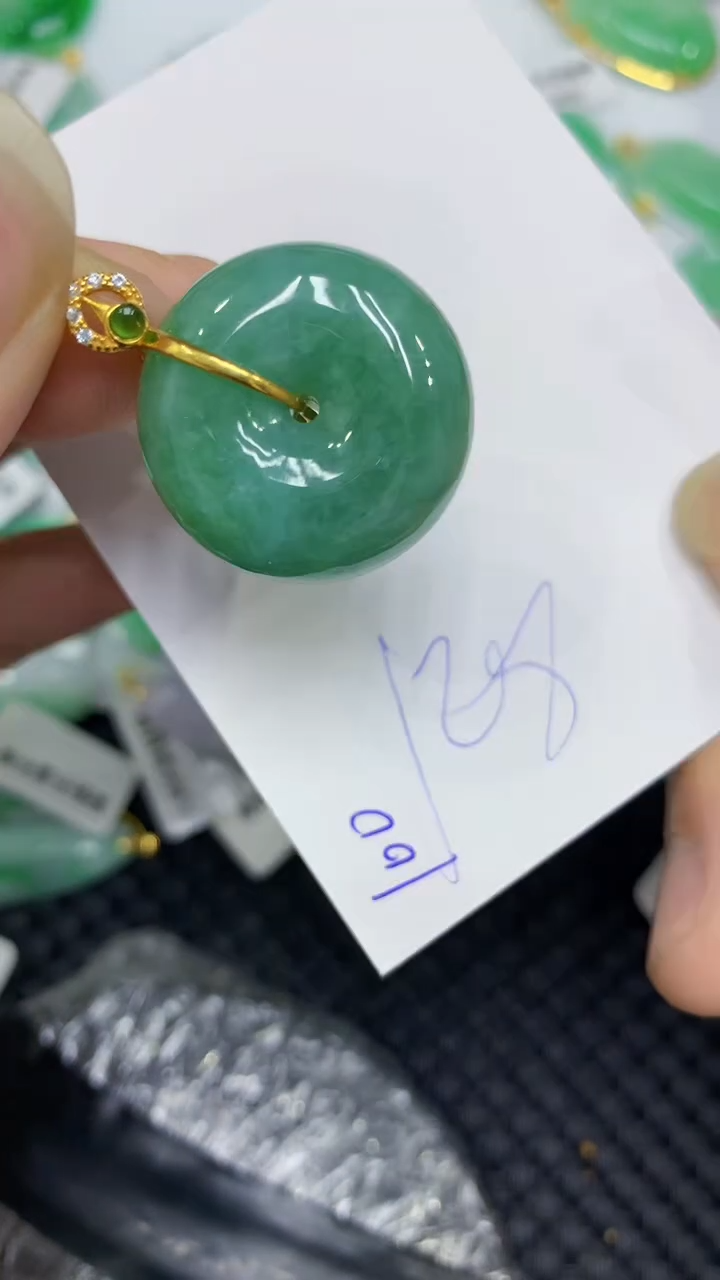 颈饰未镶嵌翡翠缅甸A货翡翠