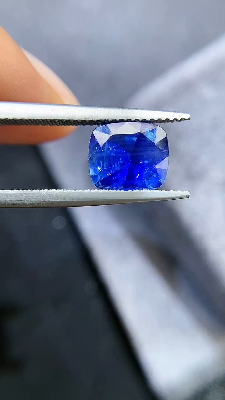【闪购商品】定制蓝宝石定制未镶嵌无烧皇家蓝国际证书3.125克拉