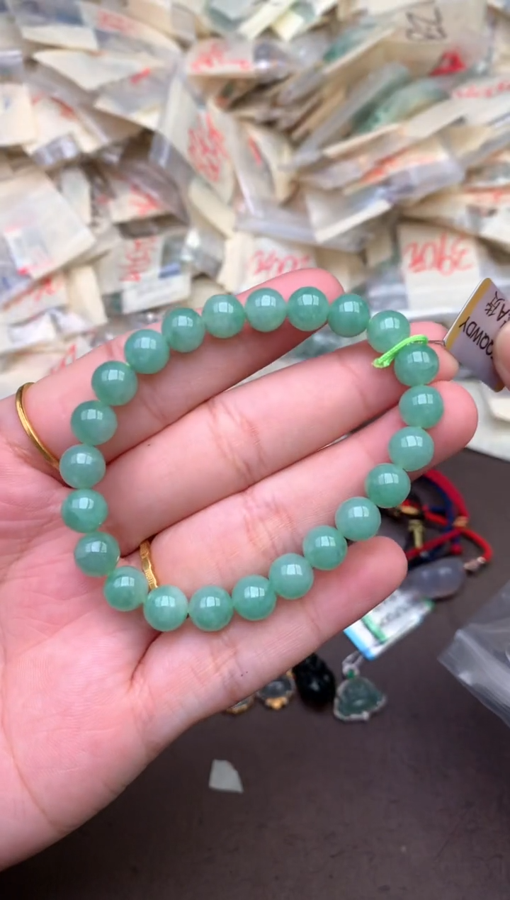 未镶嵌挂件翡翠— 
