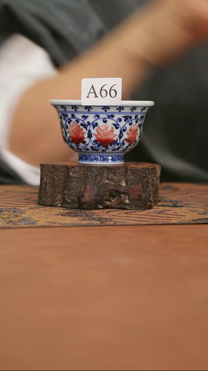 摆件陶釉里红小压手66