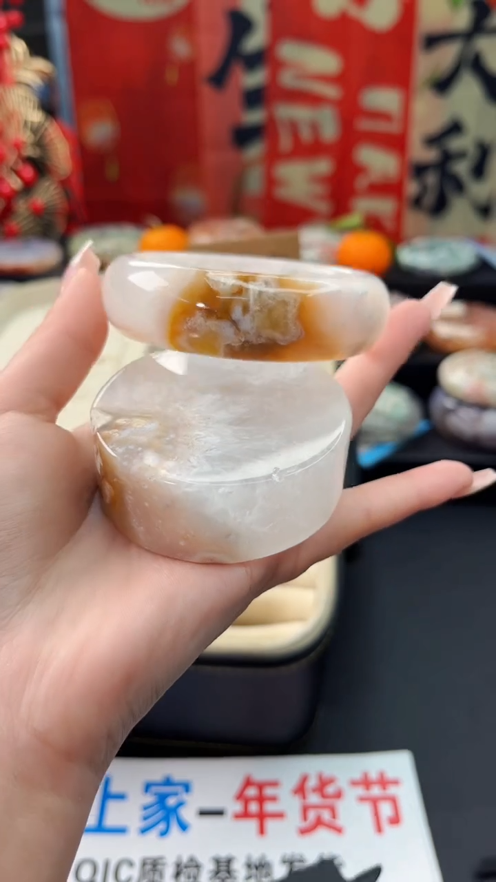 【闪购商品】石英质玉手镯未镶嵌赠送镯心（62圈口）