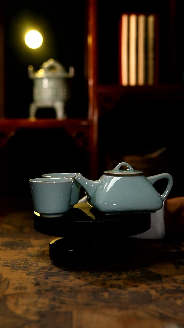 【闪购商品】原矿青绿釉天道壶