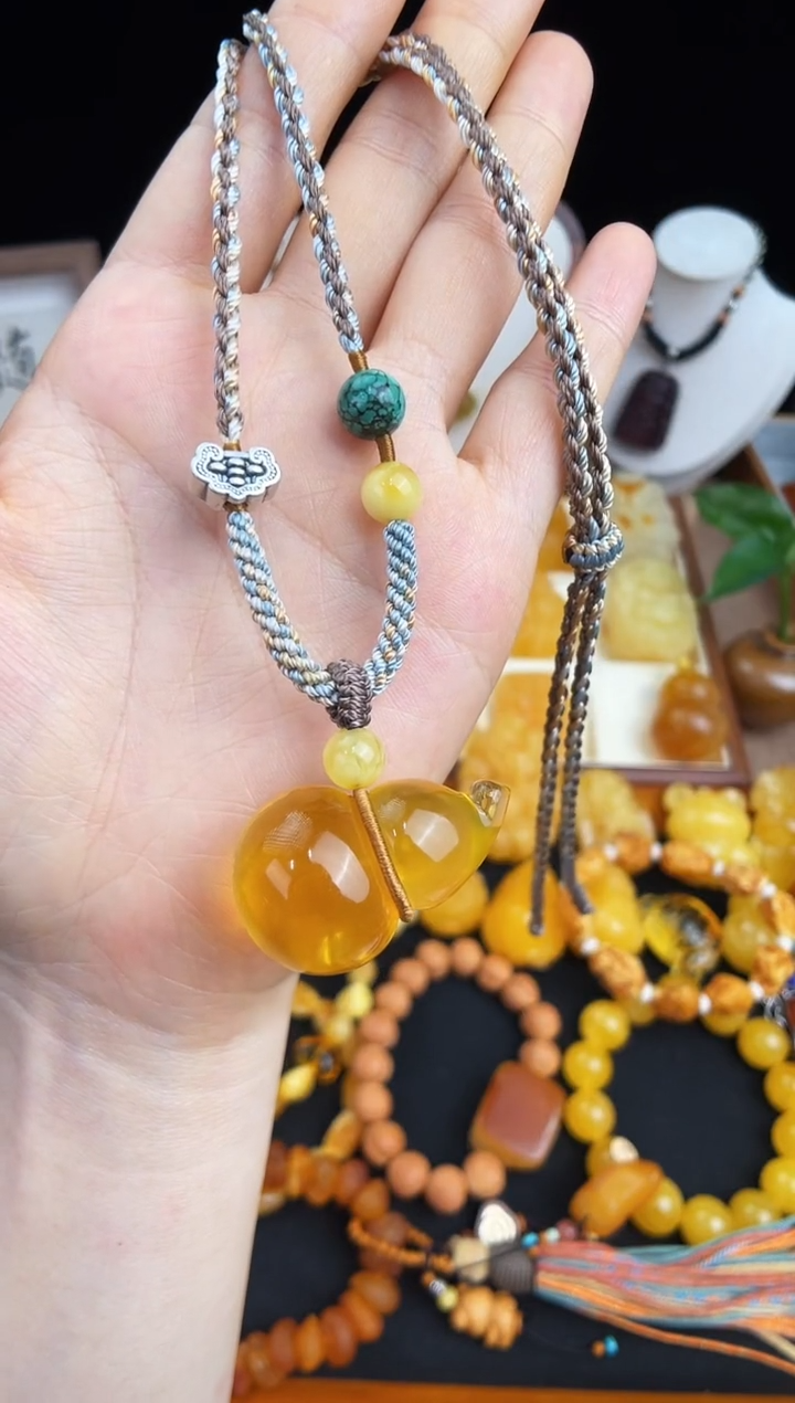 未镶嵌琥珀珠宝奇石华**?柒月