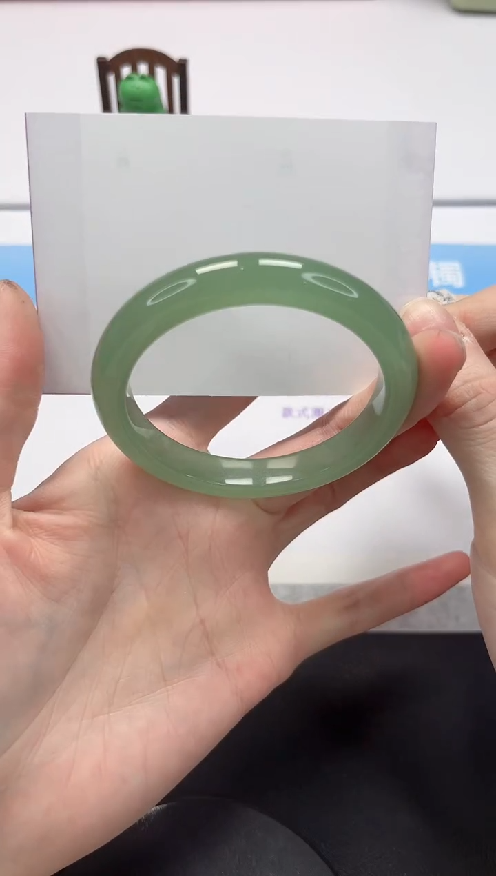 【闪购商品】石英质玉手镯未镶嵌V364-54.